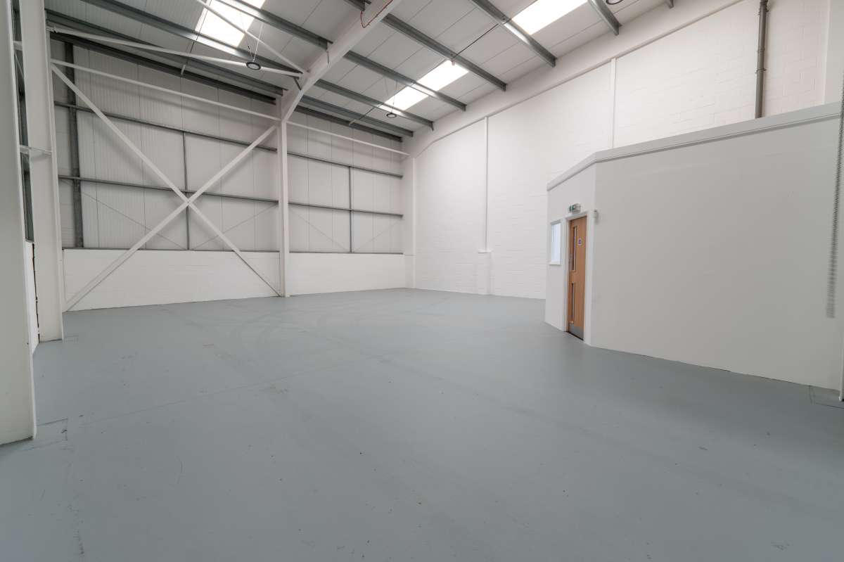 Industrial Unit in Redhill - photo 3