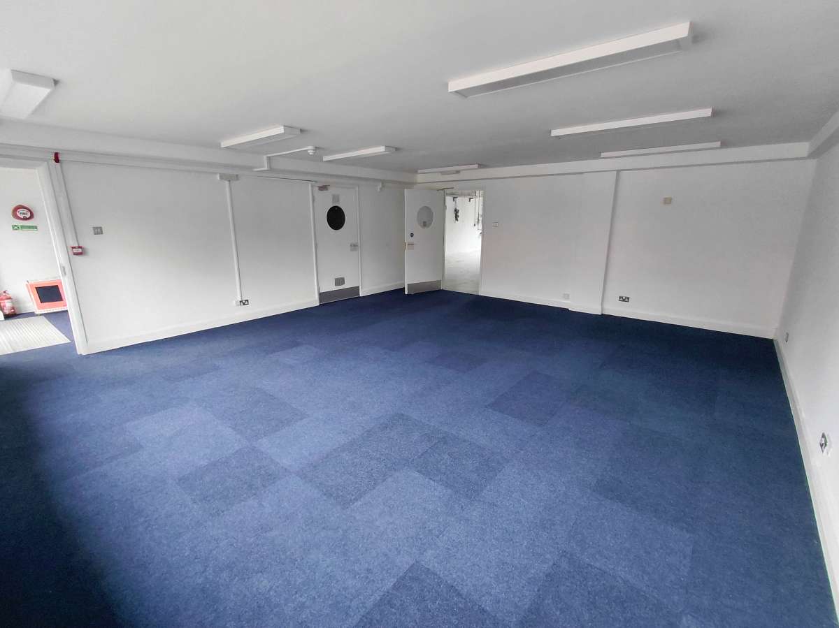 Industrial Unit in Dorking - photo 2