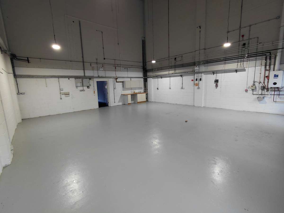 Industrial Unit in Dorking - photo 4