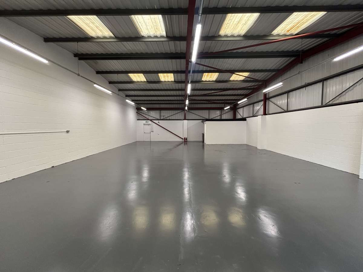 Industrial Unit in Hamilton - photo 3