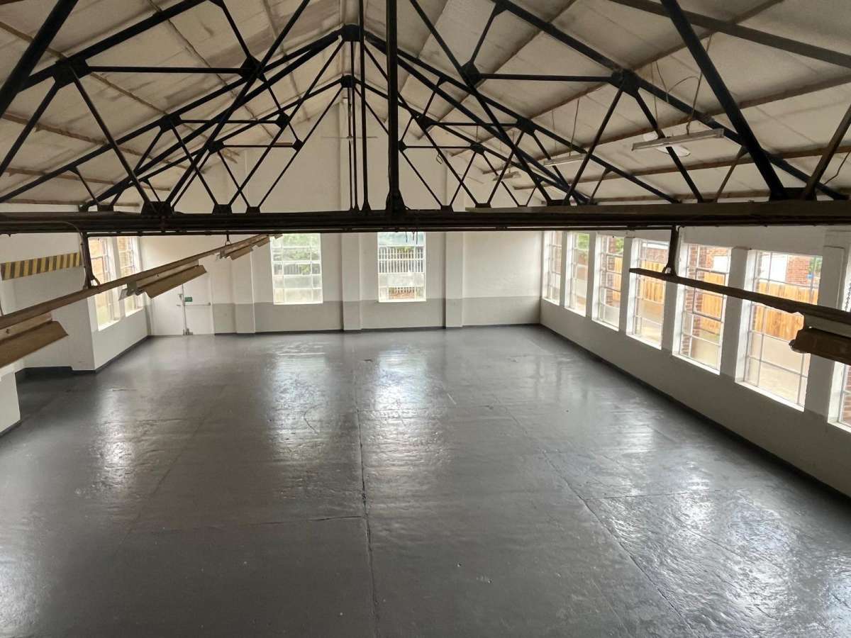 Industrial Unit in Hitchin - photo 2