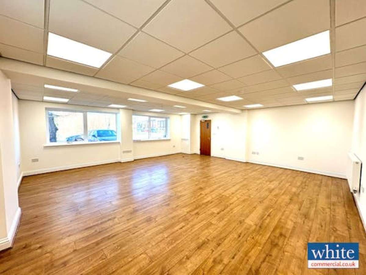 Industrial Unit in Bicester - photo 3