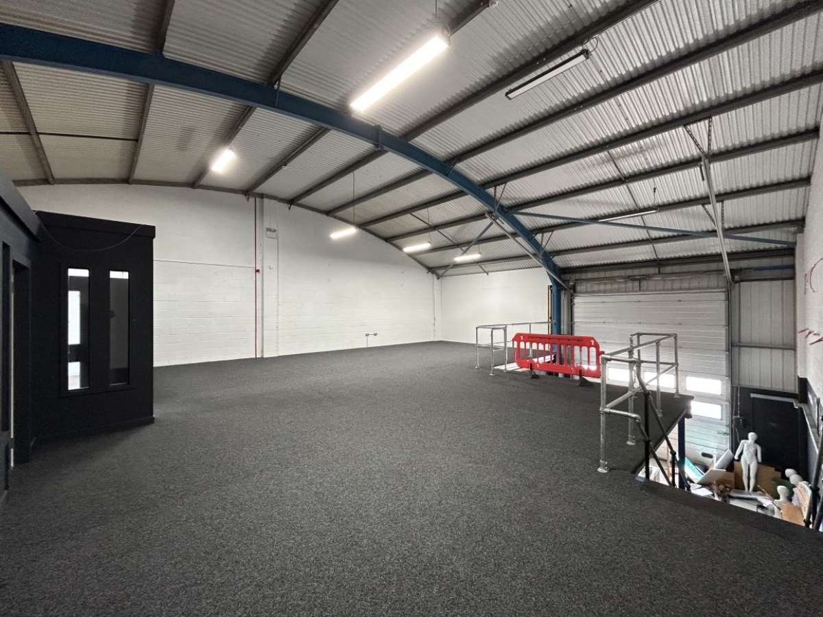 Industrial Unit in Plymouth - photo 3