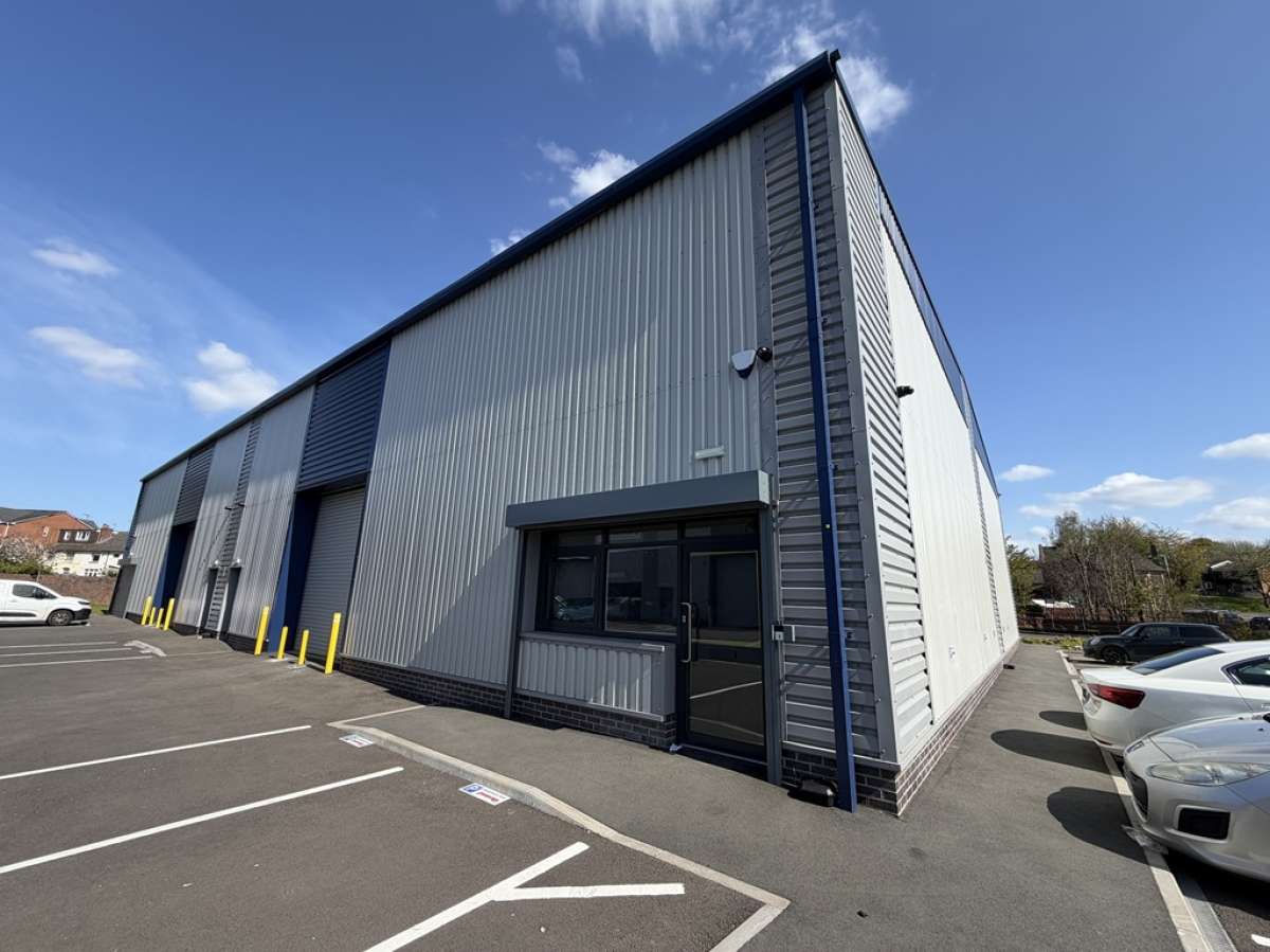 Industrial Unit in Dudley - photo 2