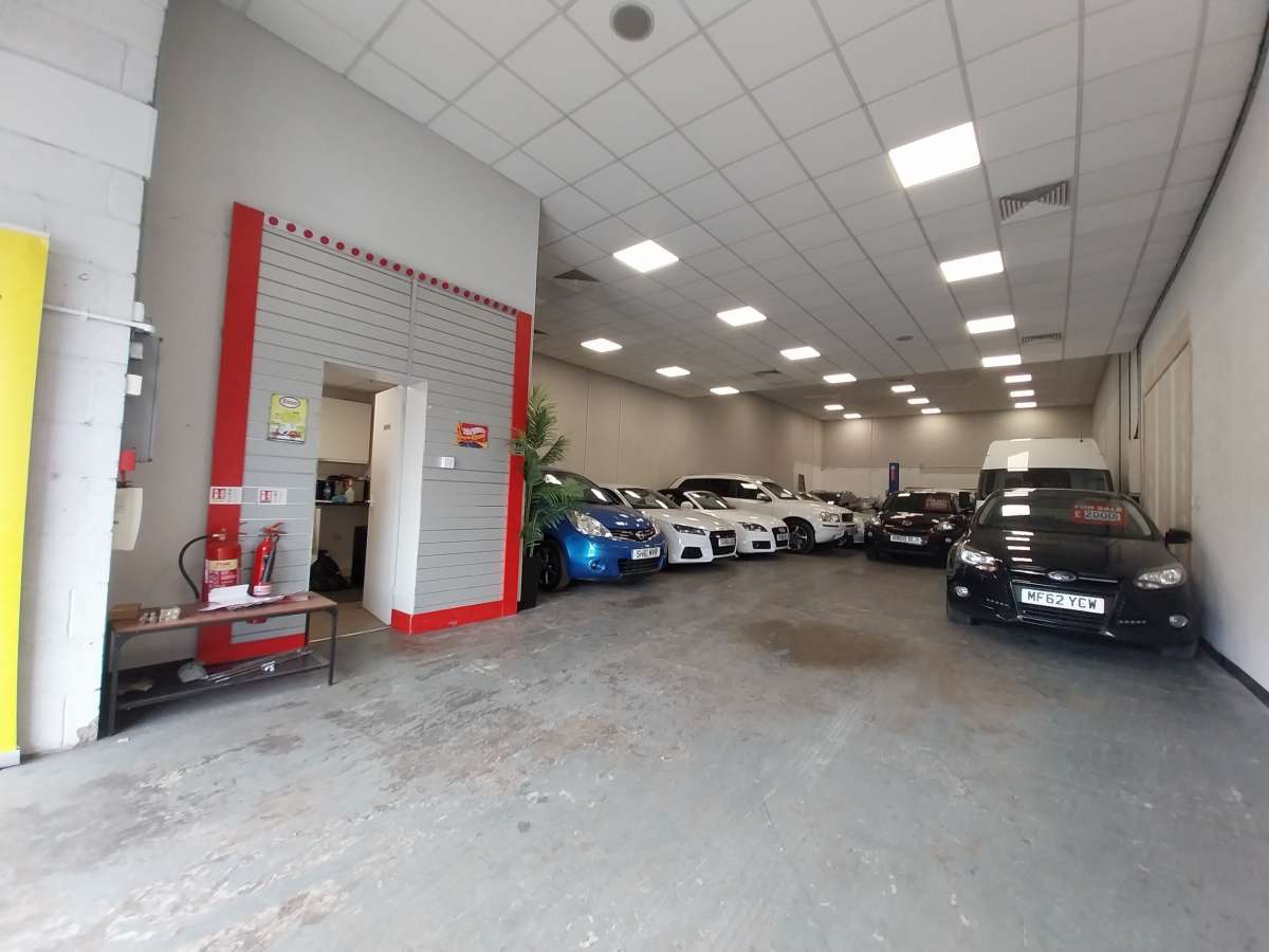 Industrial Unit in Bradford - photo 4