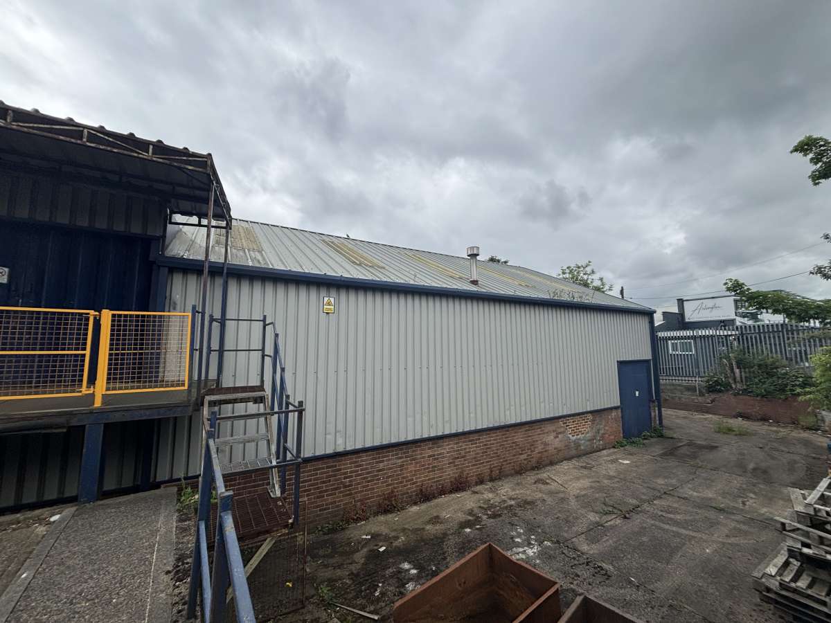 Industrial Unit in Seacroft - photo 4