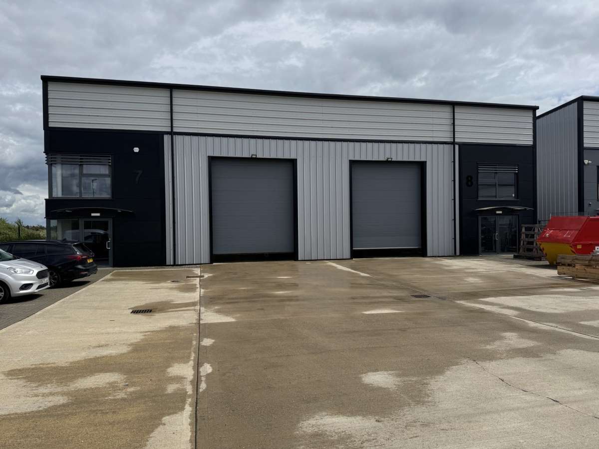 Industrial Unit in Peterborough - photo 2