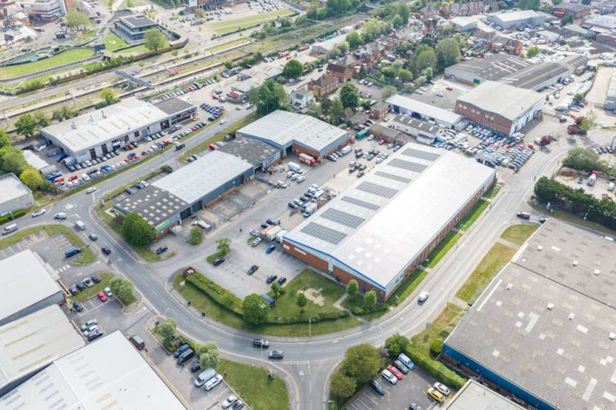 Industrial Unit in Newbury - photo 2
