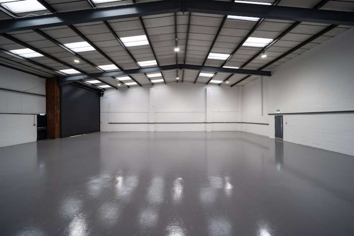 Industrial Unit in Newbury - photo 4
