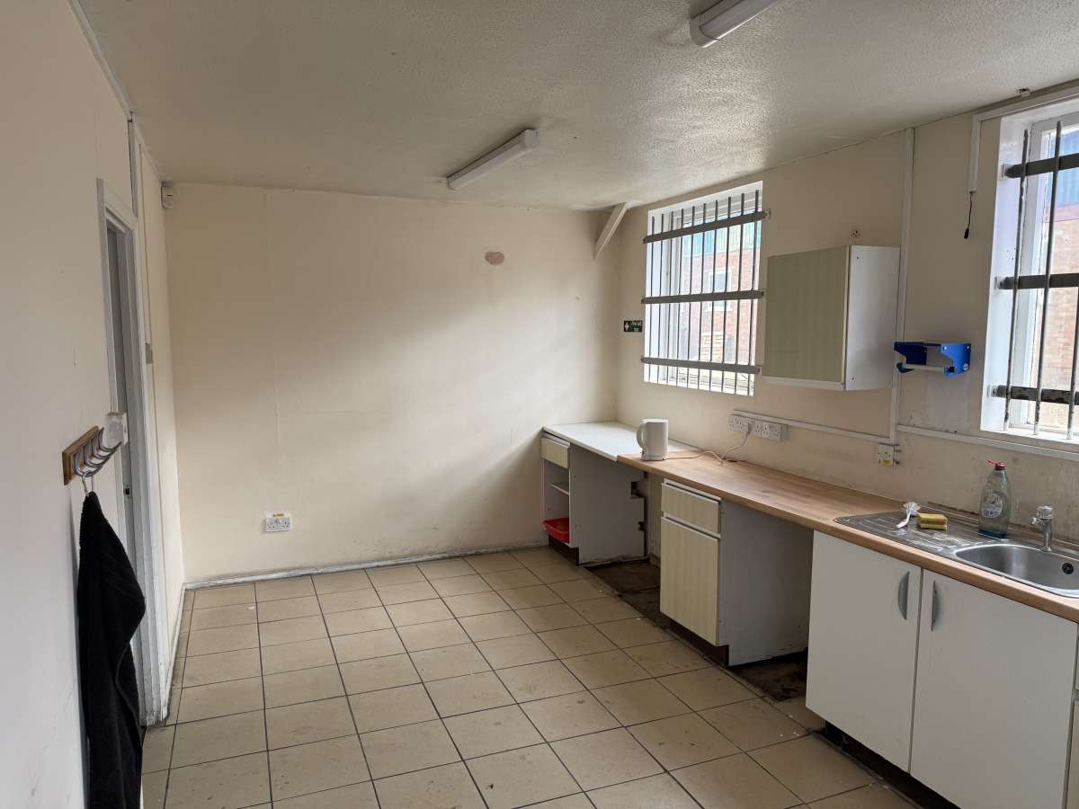 Industrial Unit in Arlesey - photo 4