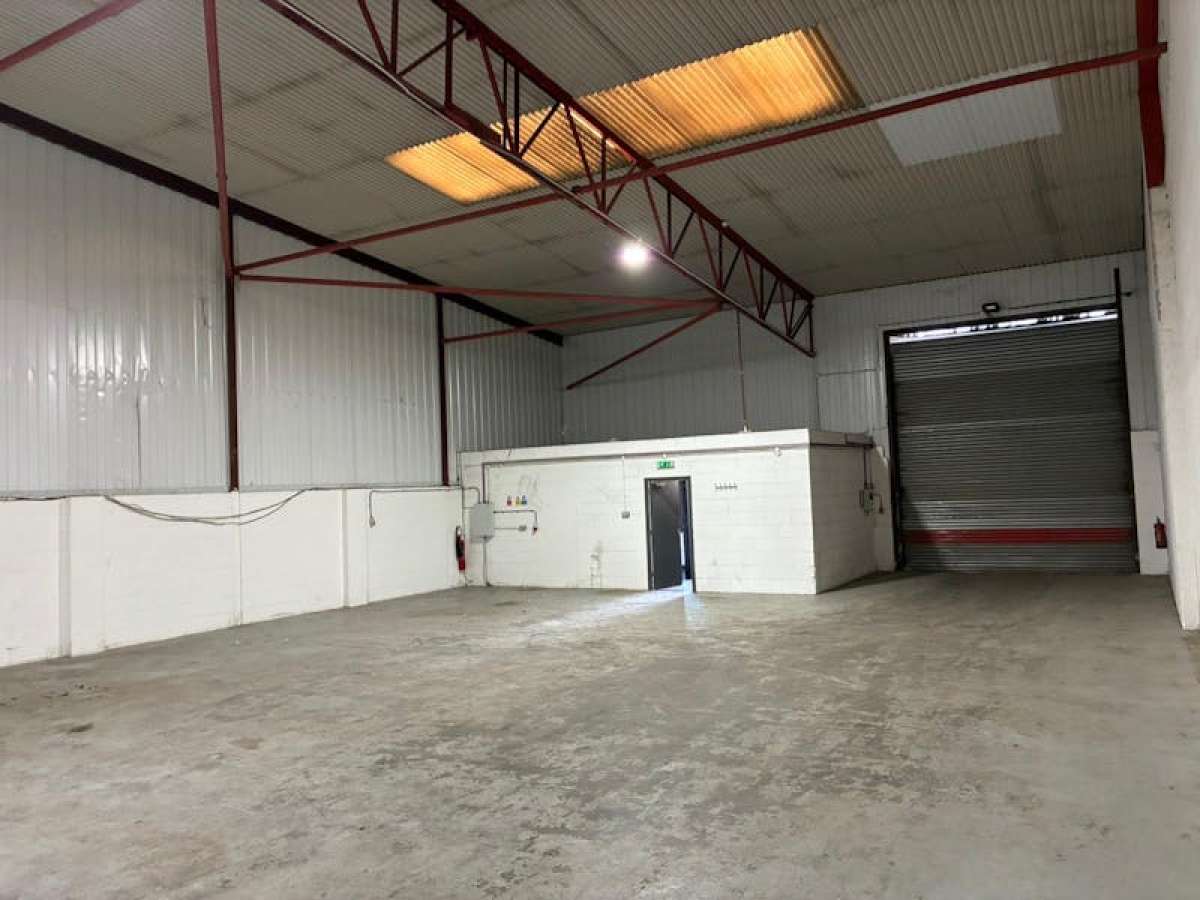 Industrial Unit in Barking - photo 3