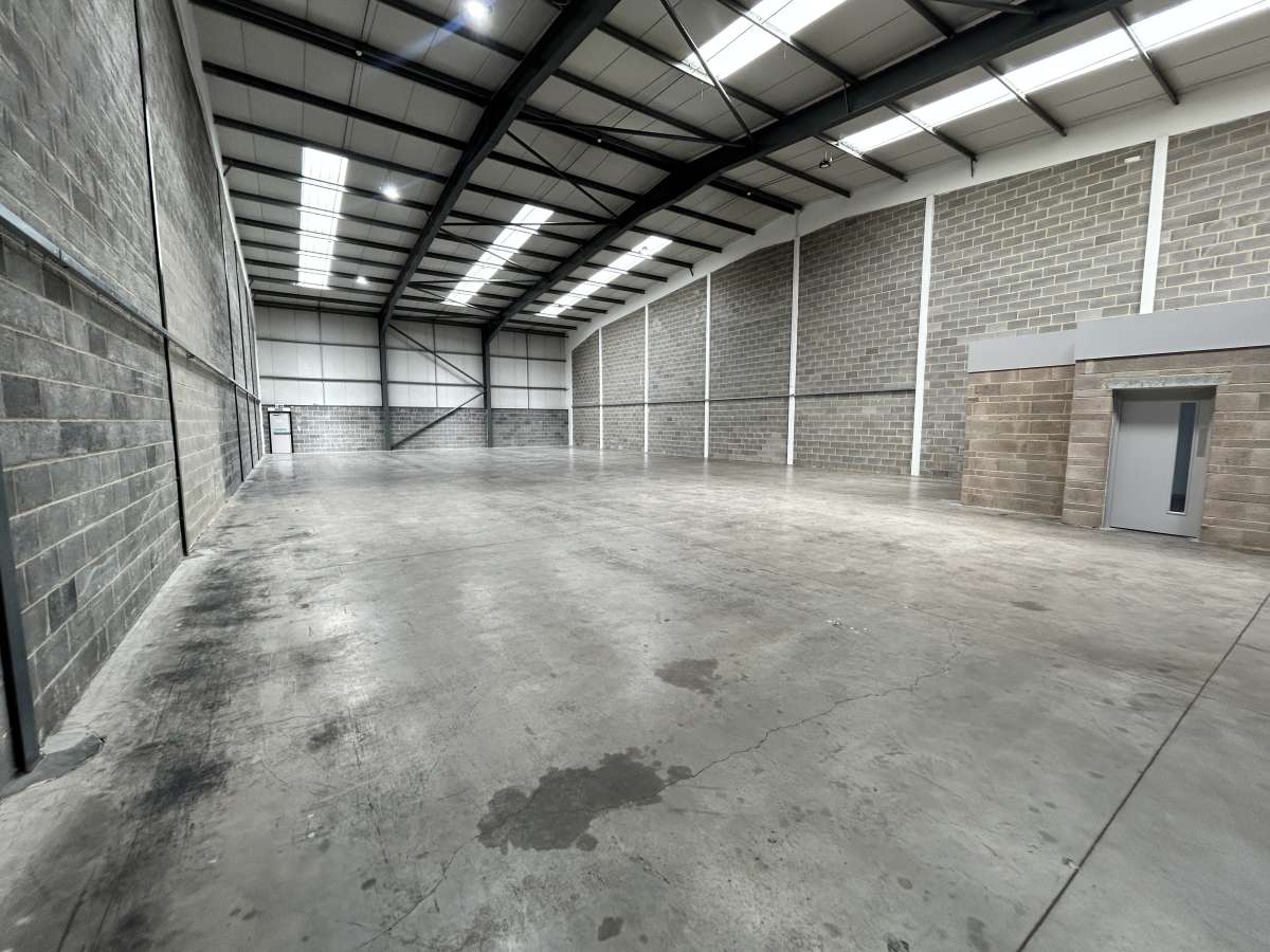 Industrial Unit in Cheltenham - photo 3
