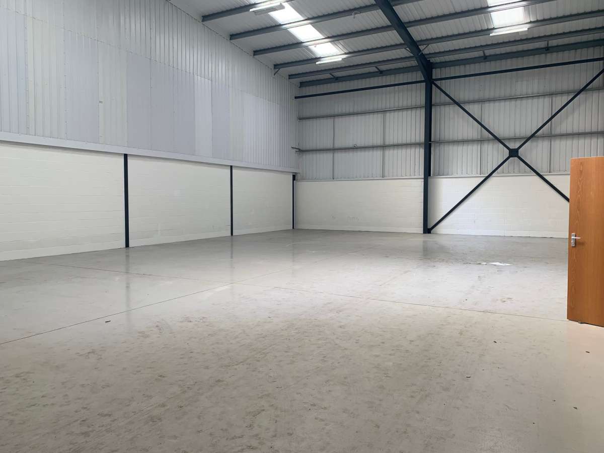 Industrial Unit in Fareham - photo 2
