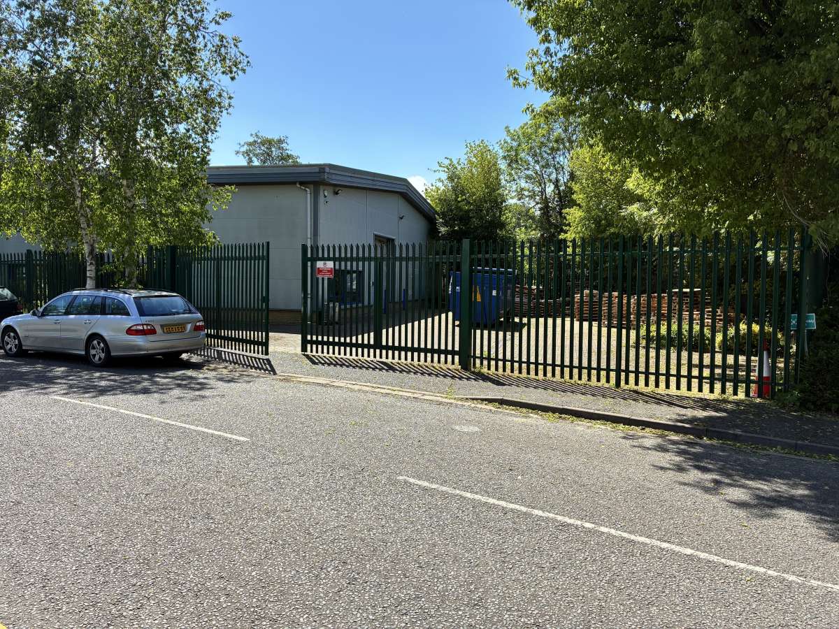 Industrial Unit in Brackley - photo 2