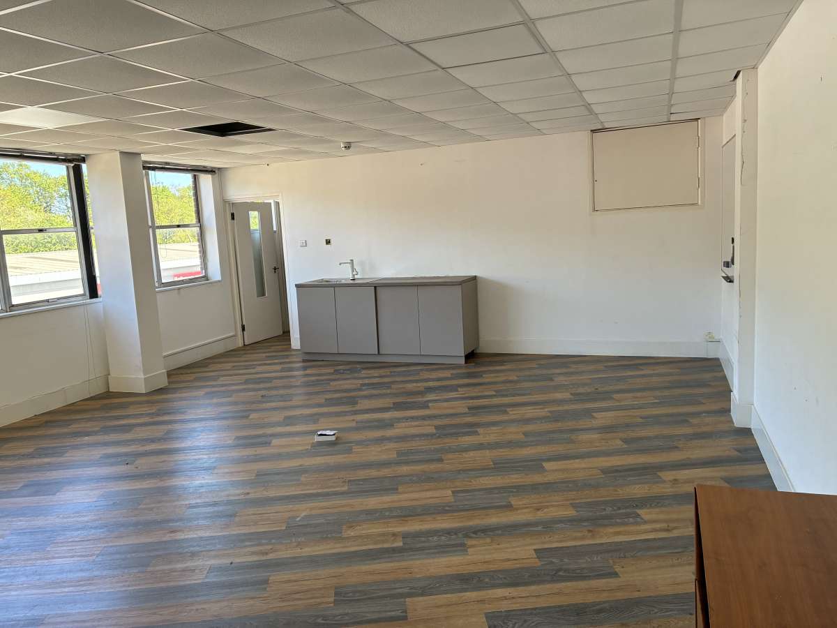 Industrial Unit in Orpington - photo 2