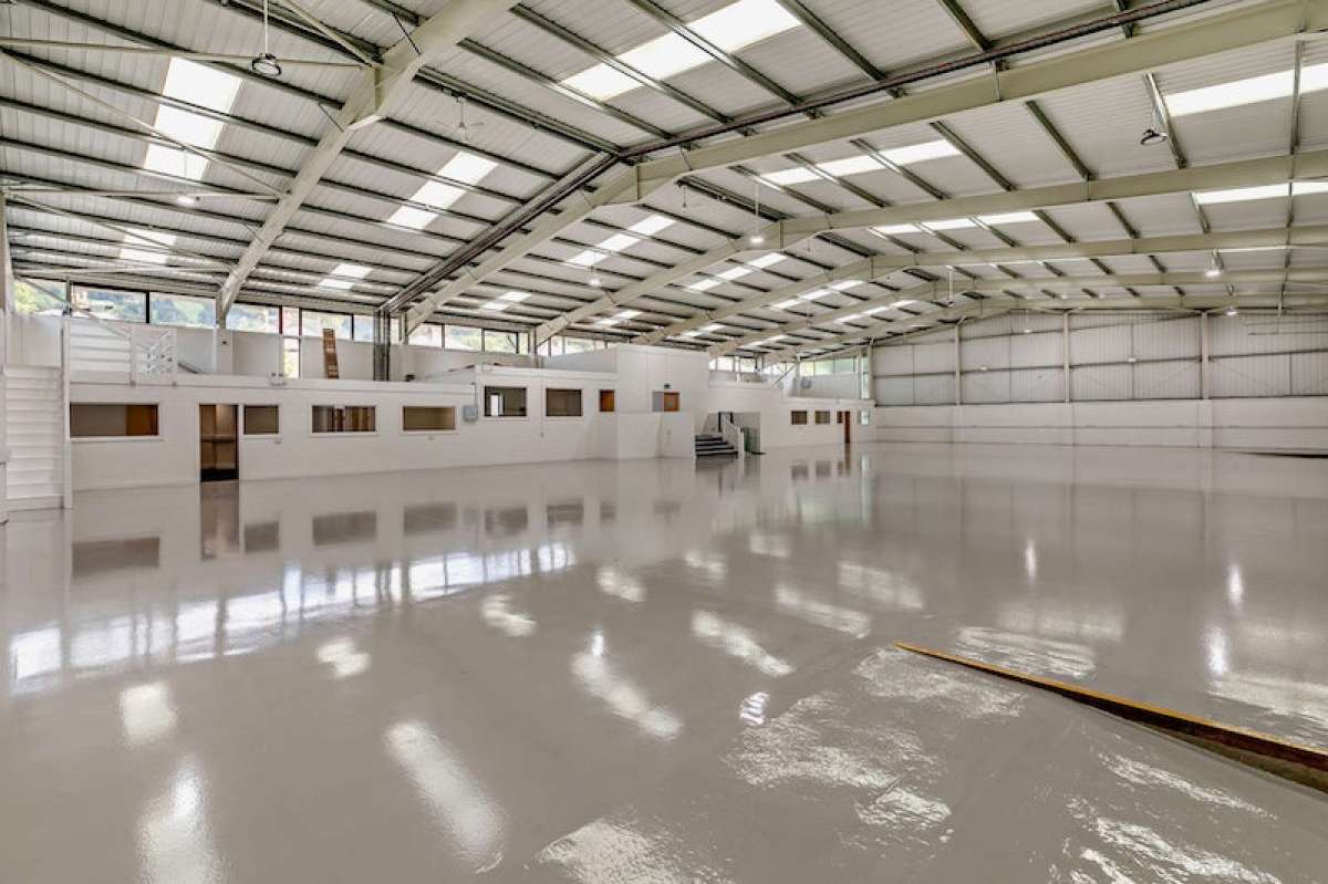 Industrial Unit in Hebden Bridge - photo 2