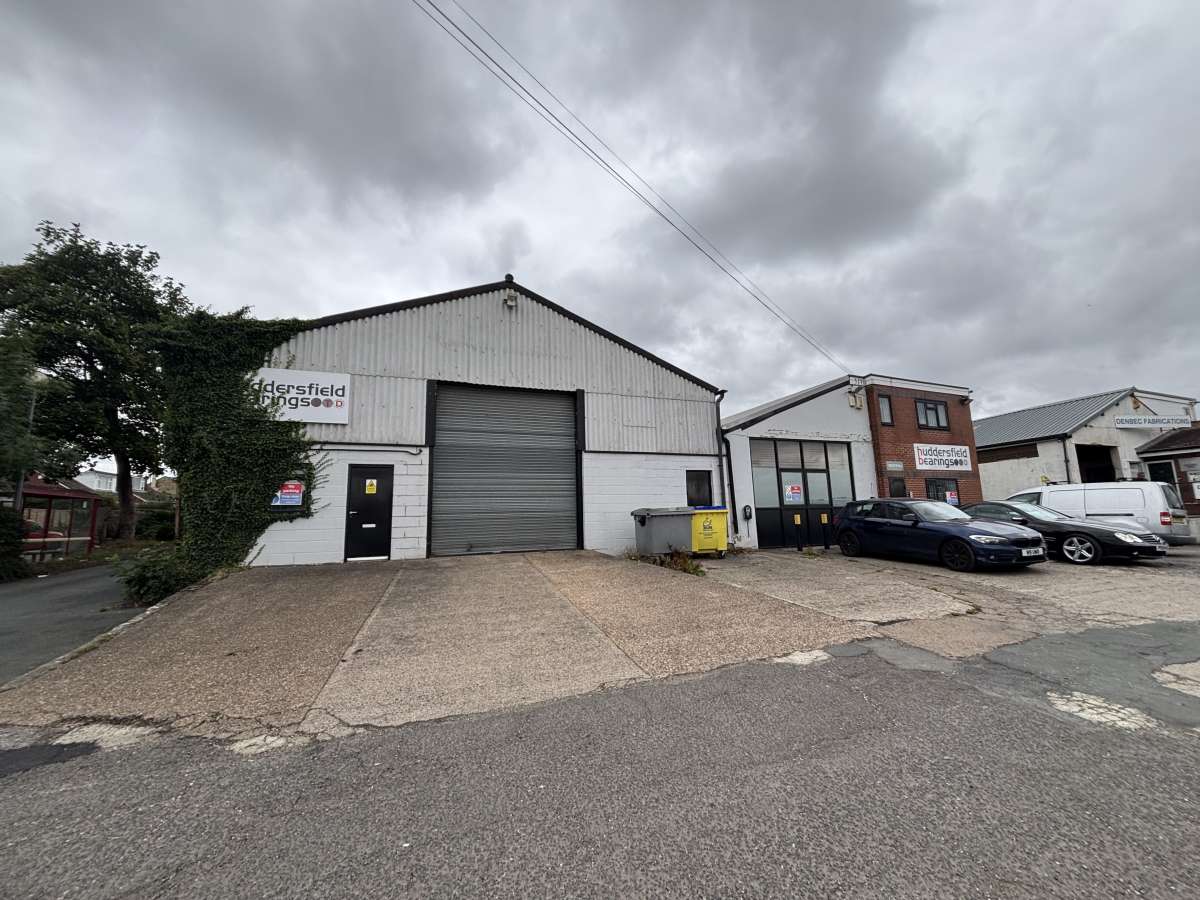 Industrial Unit in Drighlington - photo 2
