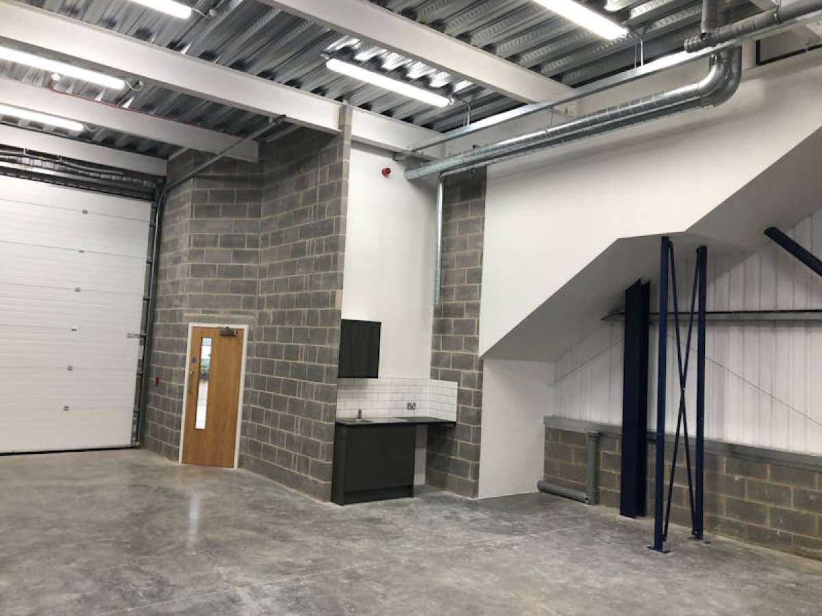 Industrial Unit in Leyton - photo 2
