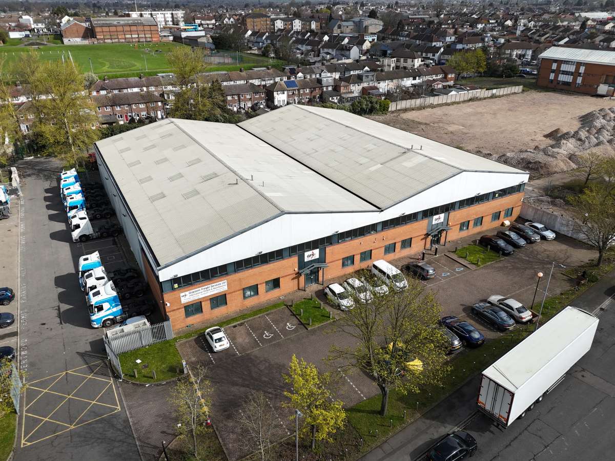Industrial in Luton