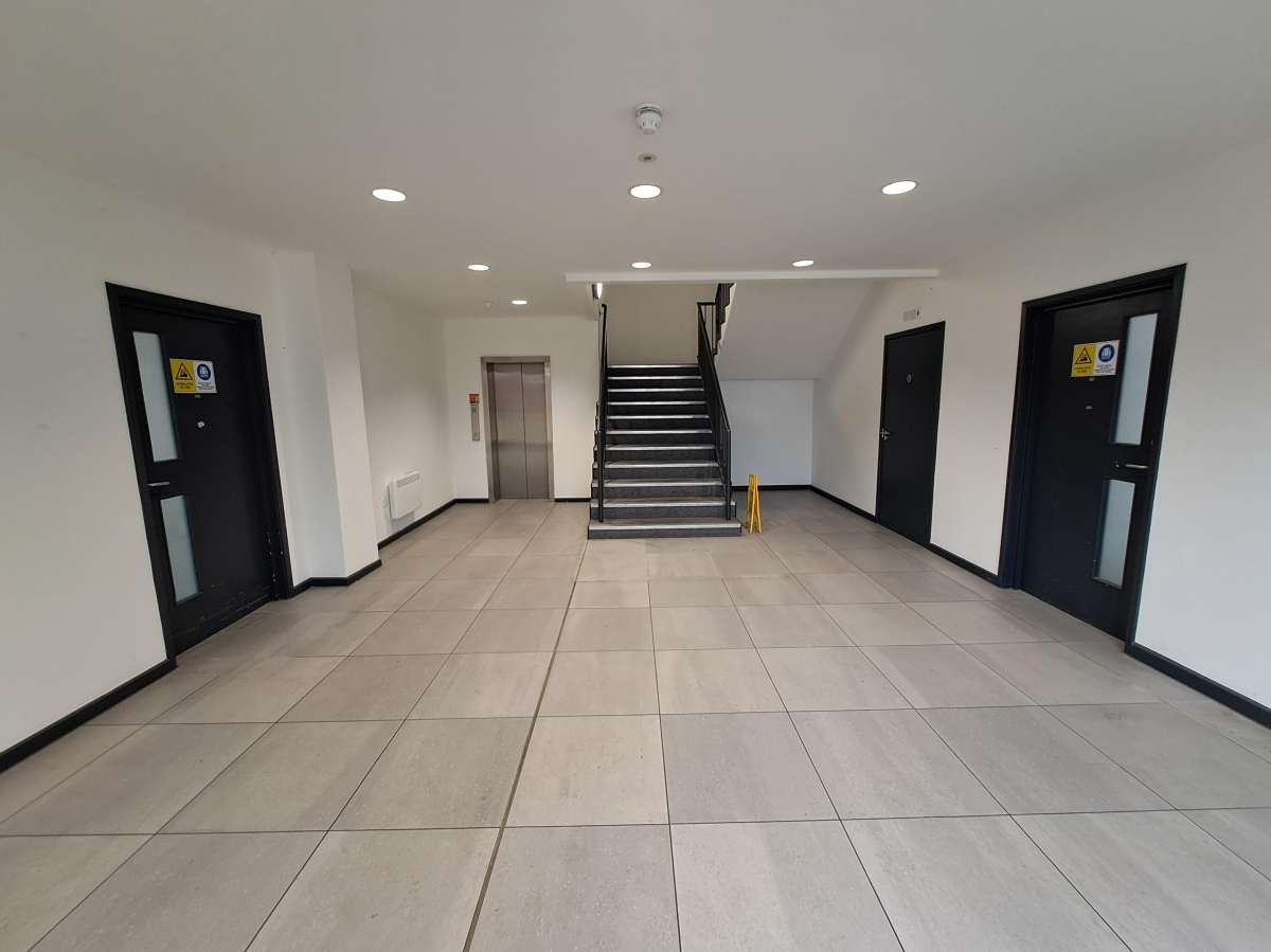 Industrial Unit in Luton - photo 4