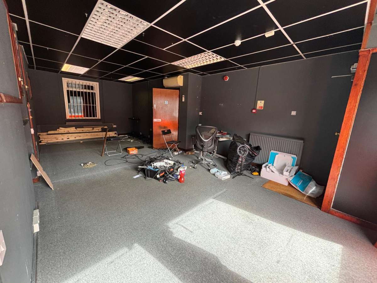 Industrial Unit To Let, Glasgow