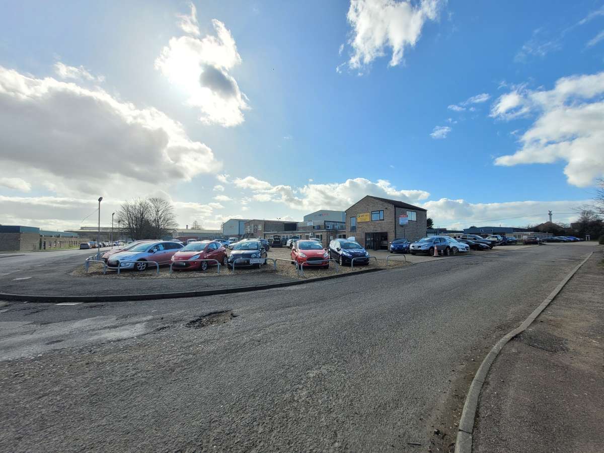 Industrial Unit in St. Ives - photo 2