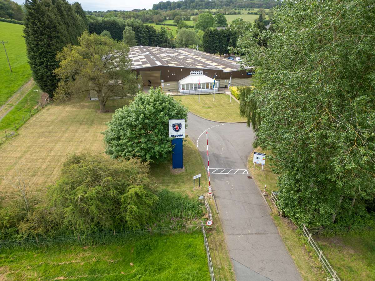 Industrial Unit in Copt Oak - photo 2