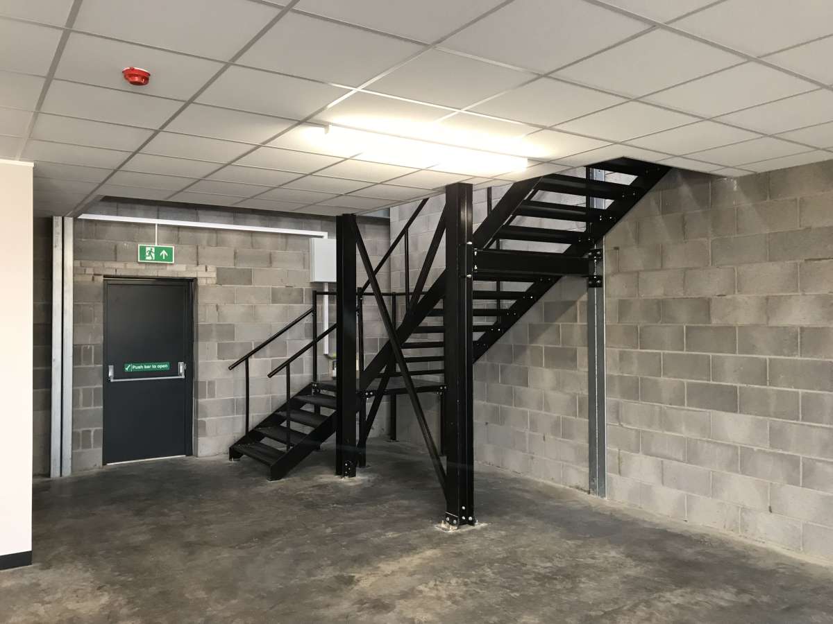 Industrial Unit in Wroxton - photo 3