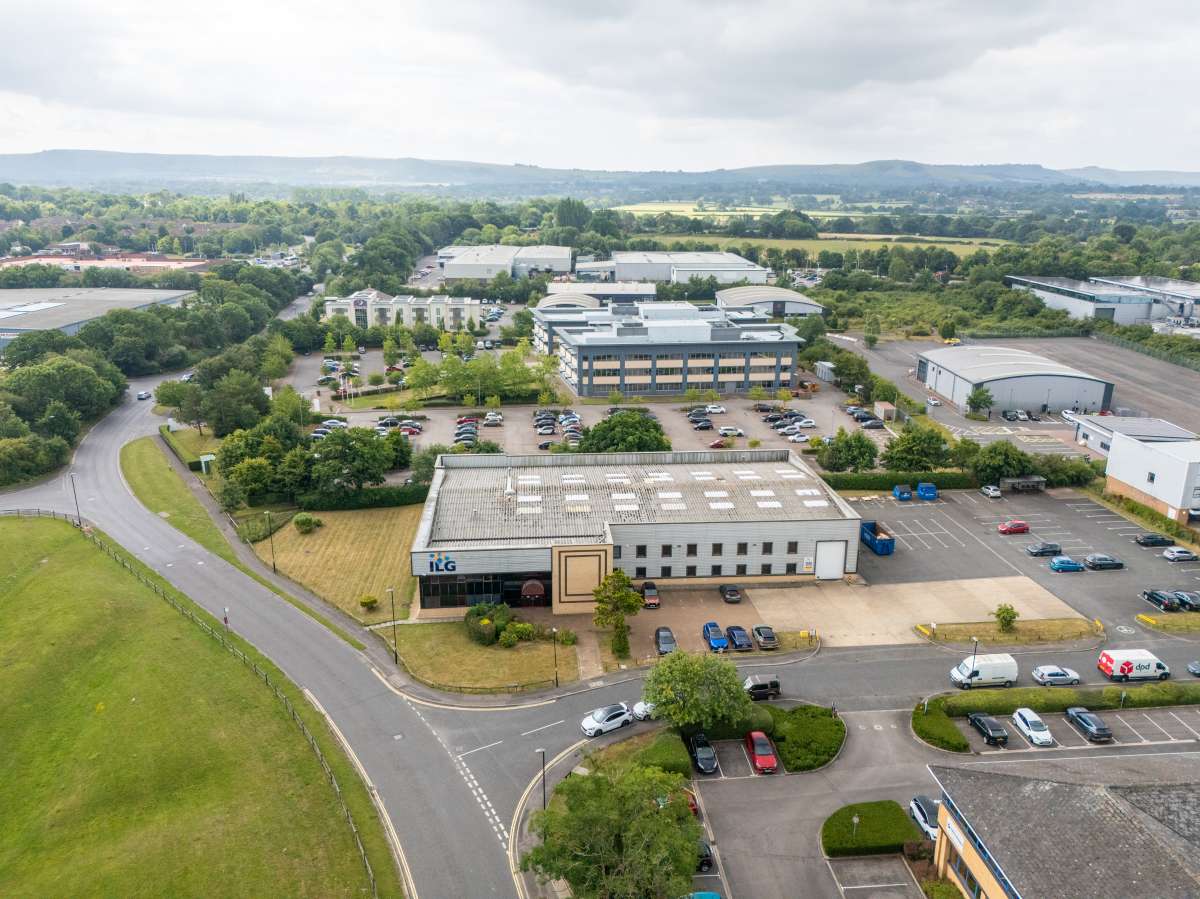 Industrial Unit in Burgess Hill - photo 3