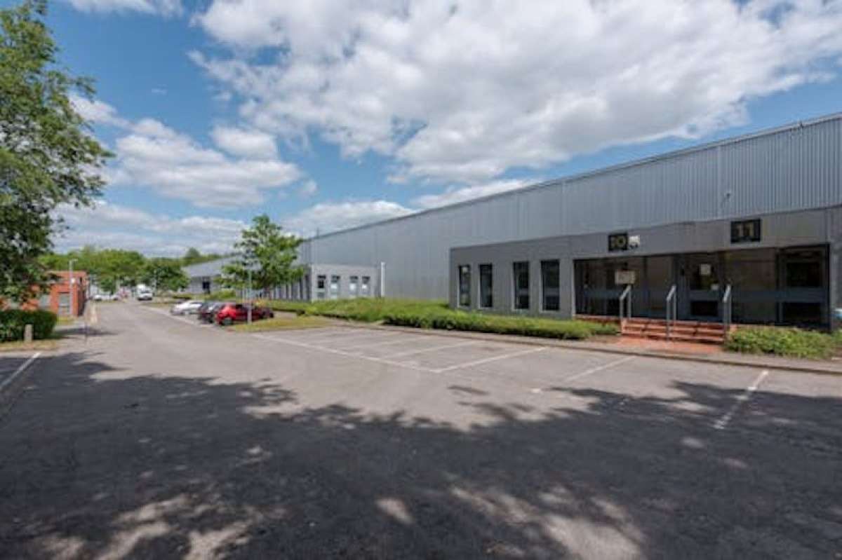 Industrial Unit in Basingstoke - photo 2