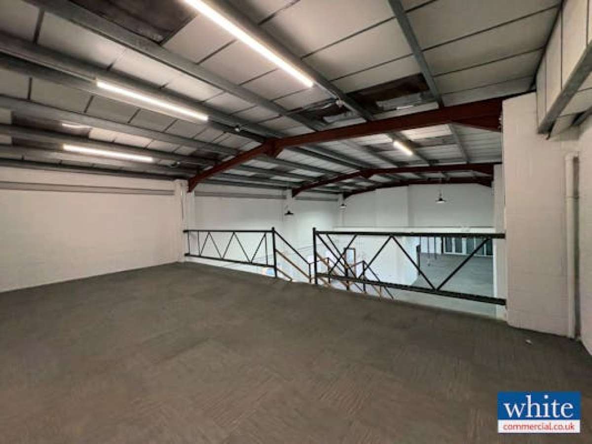 Industrial Unit in Bicester - photo 4