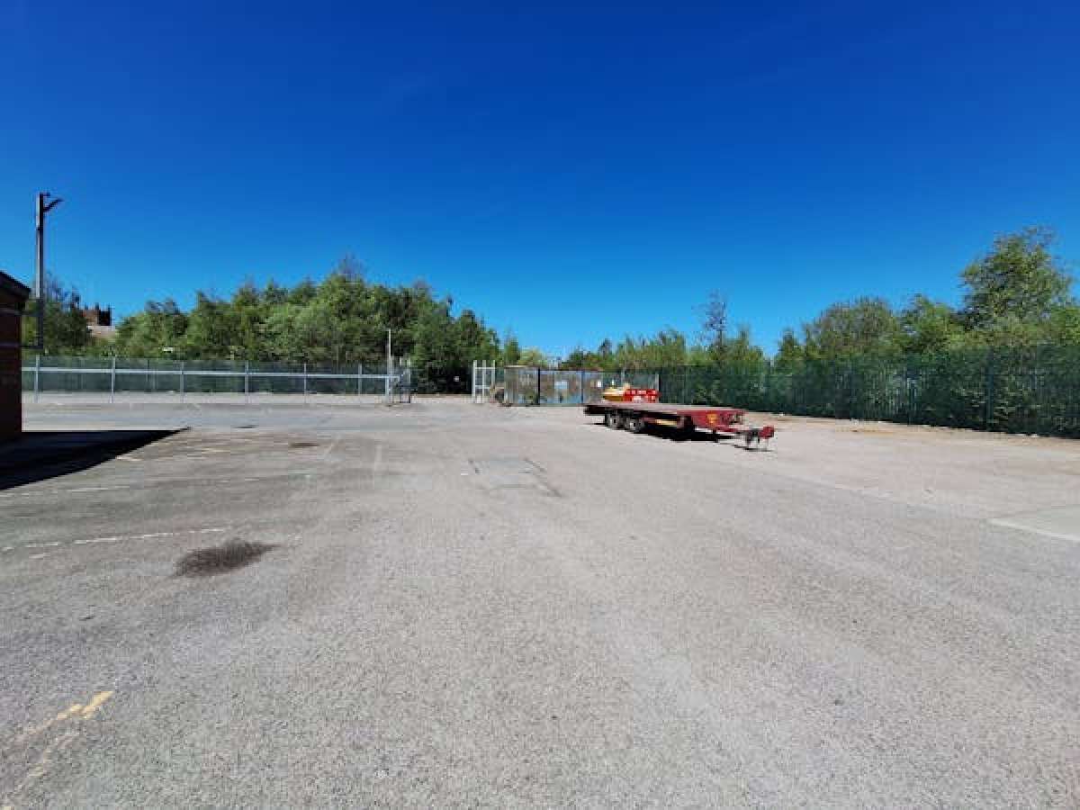 Industrial Unit in Liverpool - photo 4