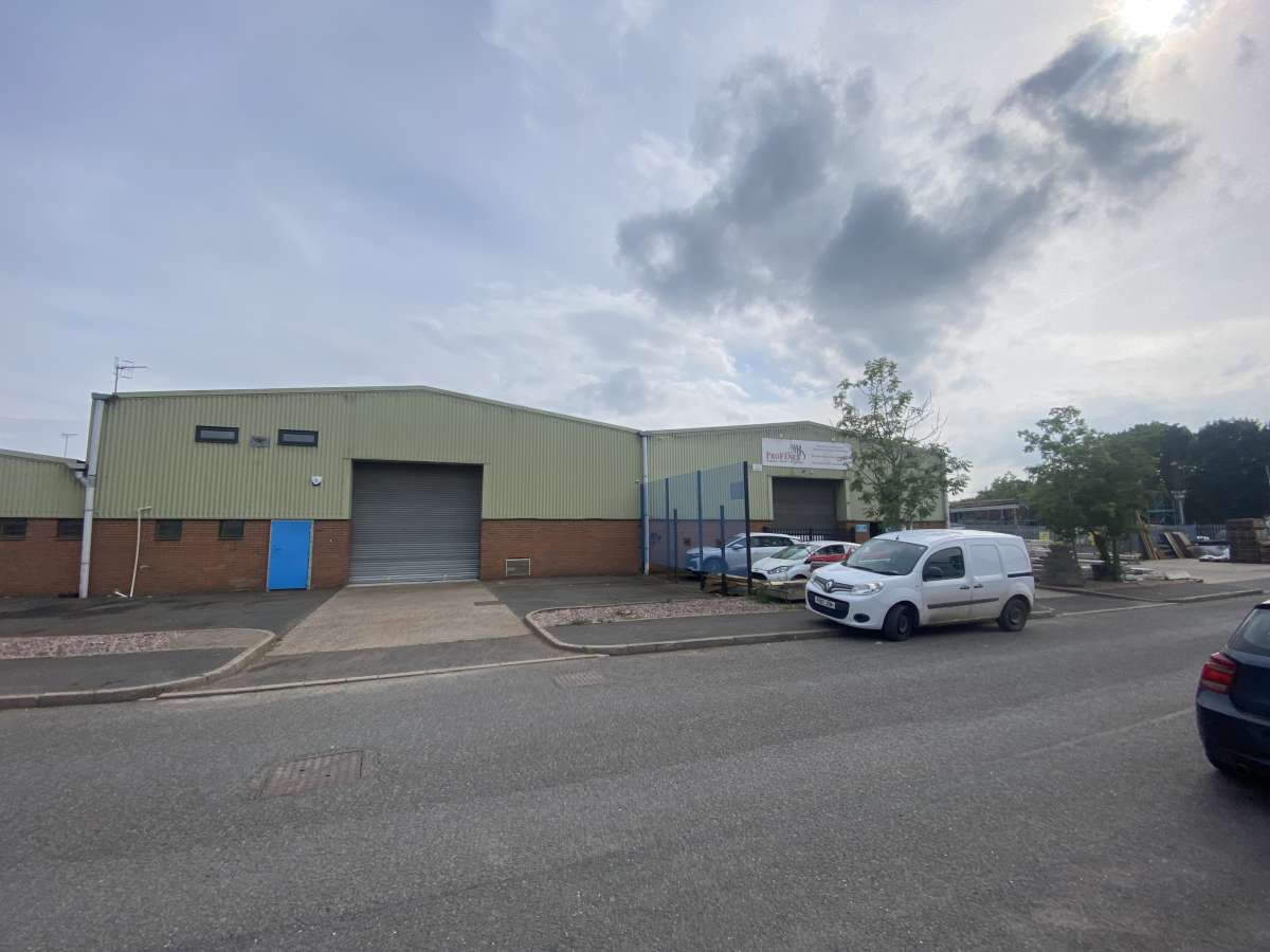 Industrial Unit in Wolverhampton - photo 2