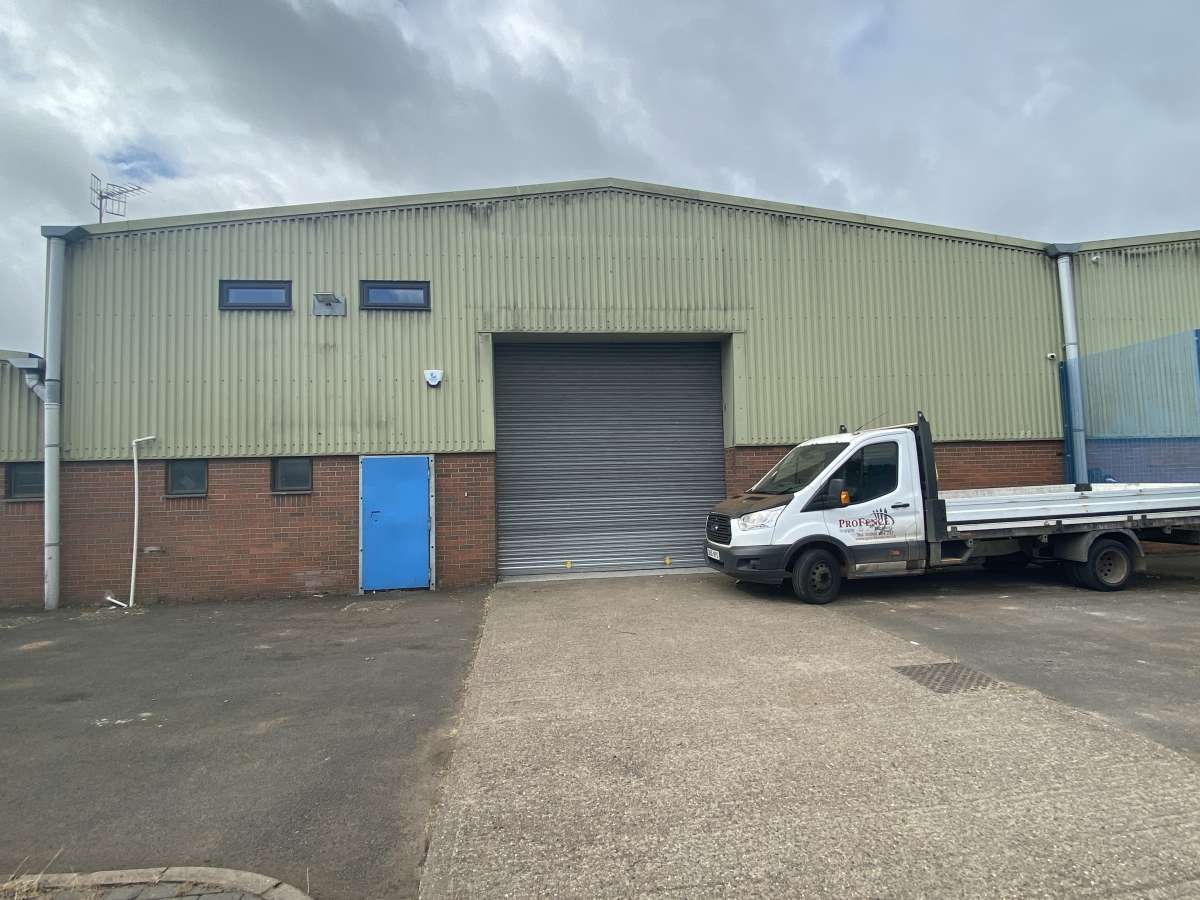 Industrial Unit in Wolverhampton - photo 3
