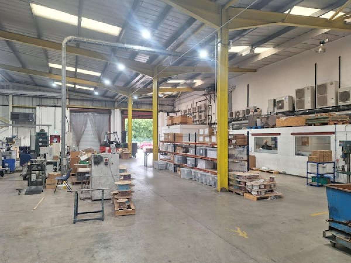 Industrial Unit in Stockport - photo 3