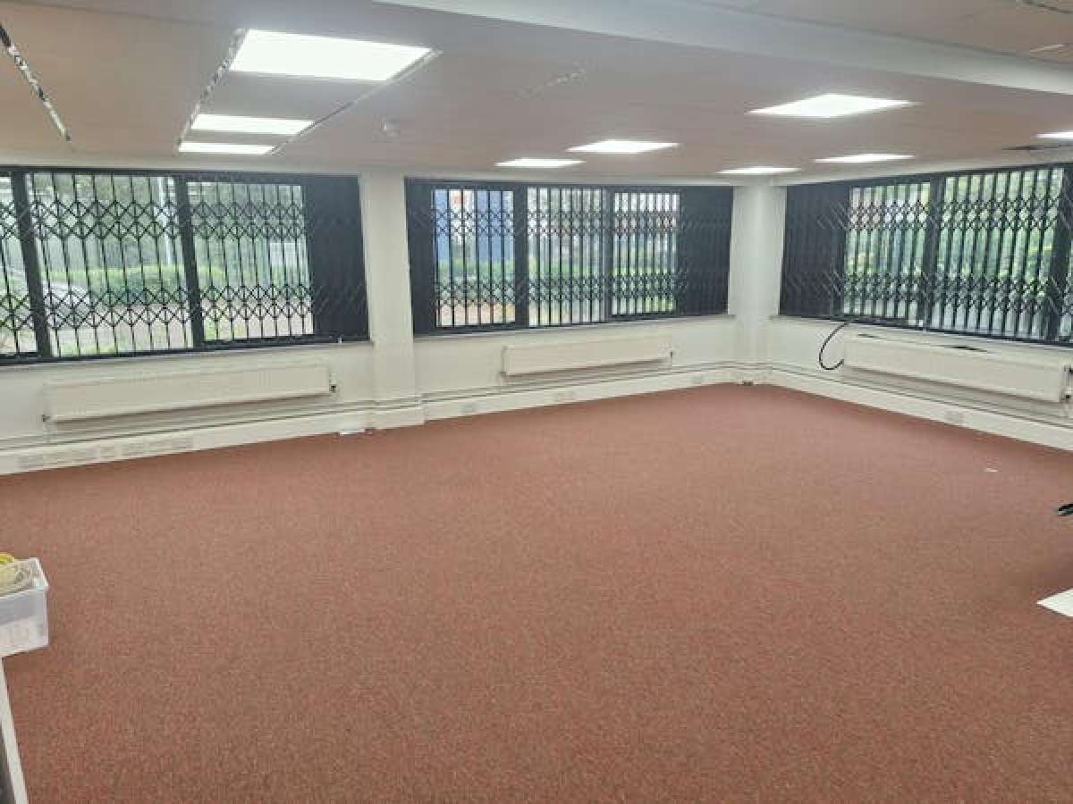 Industrial Unit in Stockport - photo 4