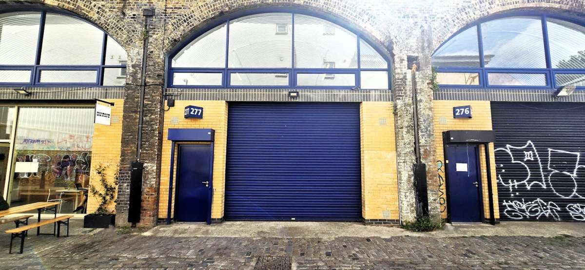 Industrial Unit in London - photo 3