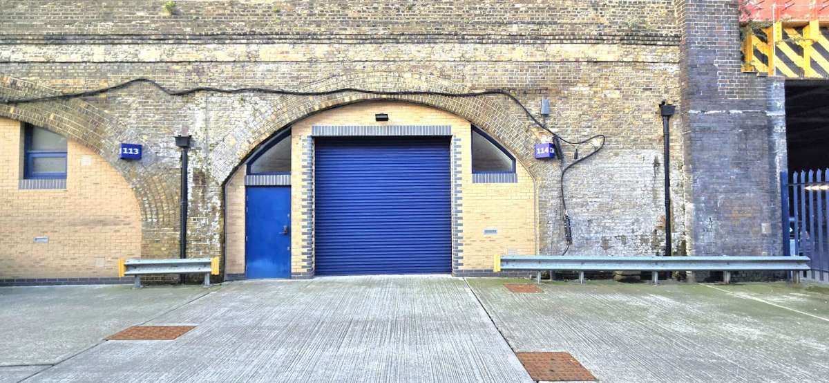 Industrial Unit in London - photo 2