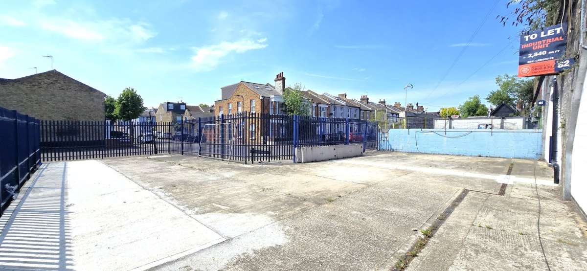 Industrial Unit in London