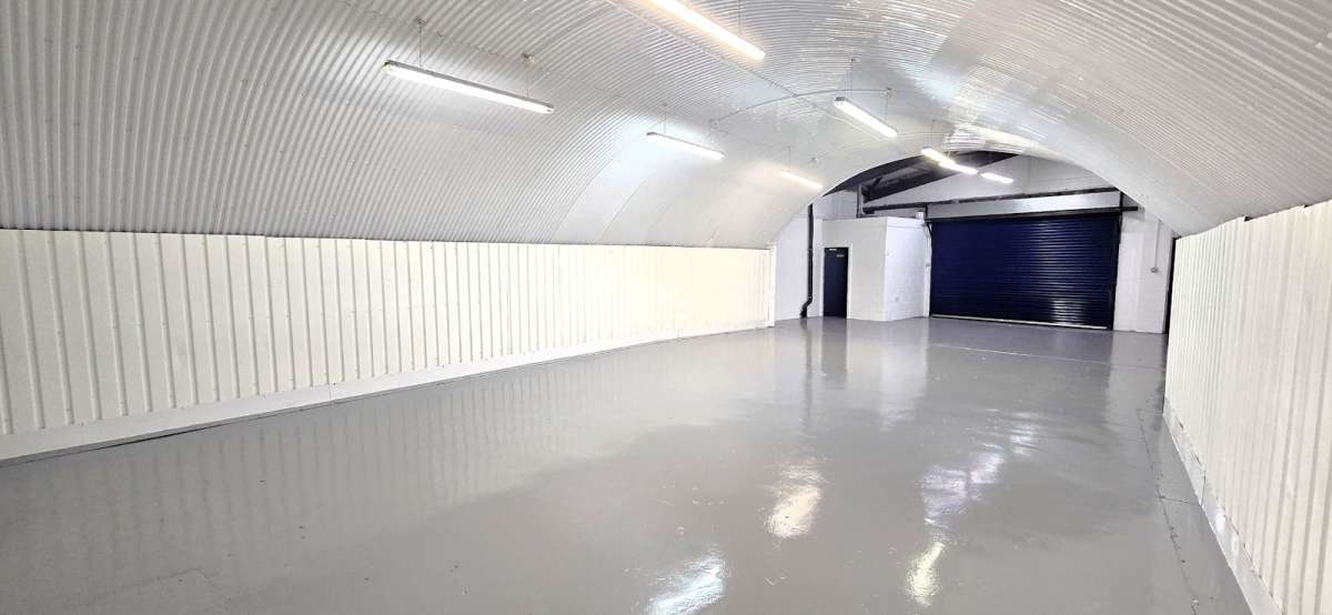 Industrial Unit in London - photo 4