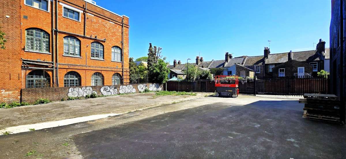 Industrial Unit in London - photo 3