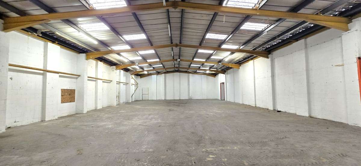 Industrial Unit in London - photo 3