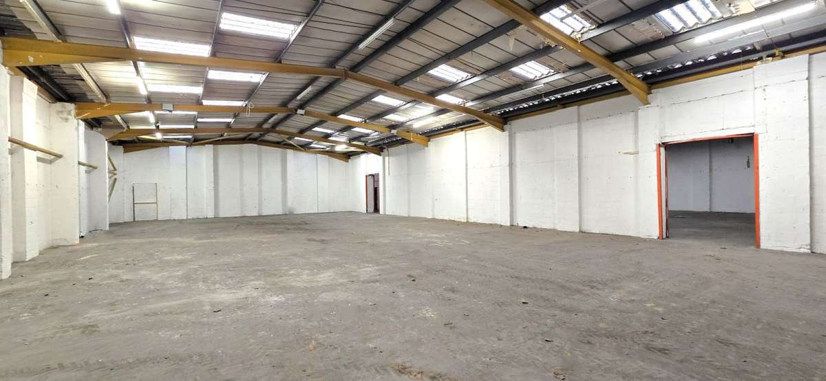 Industrial Unit in London - photo 4
