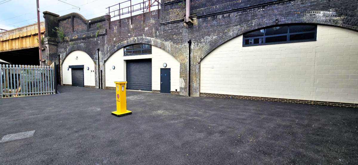 Industrial Unit in London