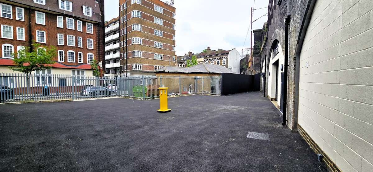 Industrial Unit in London