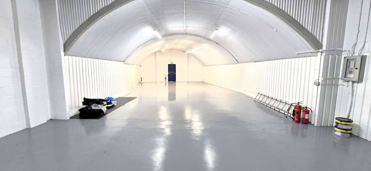 Industrial Unit in London - photo 2