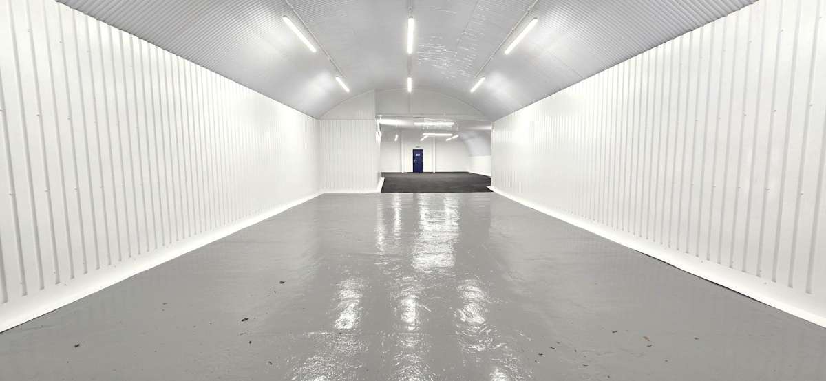 Industrial Unit in London - photo 2