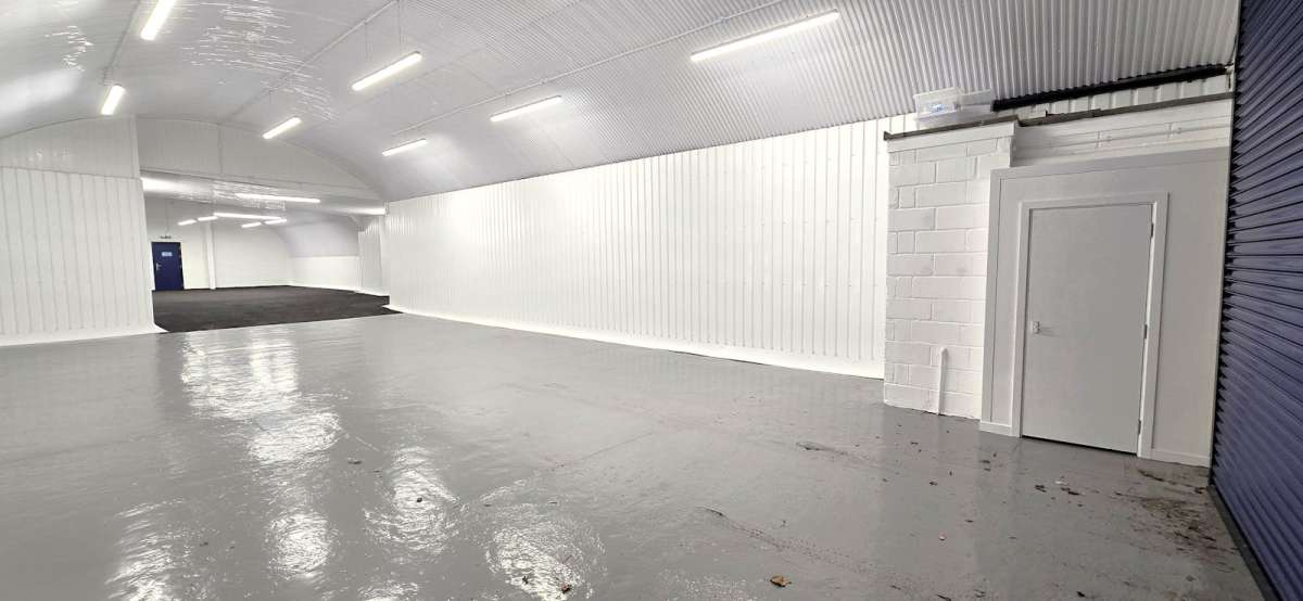 Industrial Unit in London - photo 3