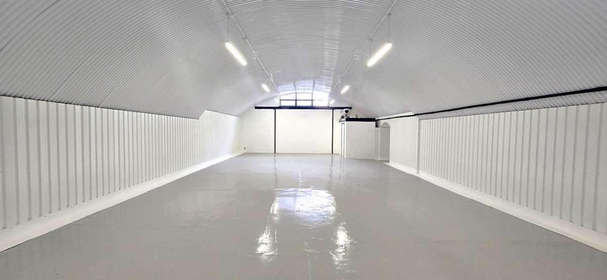 Industrial Unit in London - photo 2