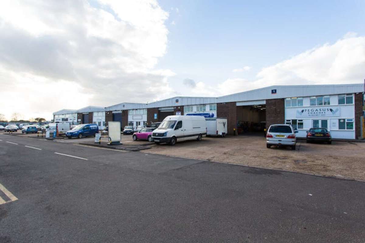 Industrial Unit in Southampton - photo 2